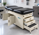 Table d'examen avec marchepied pour patient